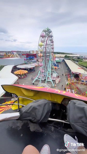 Wait for the spin 🤣 #spin #sick #puke #spinning #rollercoaster #funny #comedy #entertainment #fy #like #viral #funfair #themepark #amusementpark #scary #vloggers #followus #PrimarkSummerUp #skegness #pov #onride #onridepov