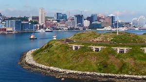 Here are a few must-see attractions on our SUMMER 2018 HALIFAX BUCKET LIST: ✅ See the MAUD LEWIS exhibit at the Art Gallery of Nova Scotia 🎨 ✅ Experience life as a refugee at Pier 21 / Quai 21's REFUGE CANADA exhibit 💙 ✅ Check out (play at) the GAME CHANGERS video game exhibit at the Discovery Centre 🎮 ✅ Fire an authentic Snider-Enfield rifle (circa 1869!) with the Halifax Citadel's READY, AIM, FIRE program 💂 ✅ Attend the Canada Day Kitchen Party! at the Halifax Seaport Farmers Market 🇨🇦 ✅