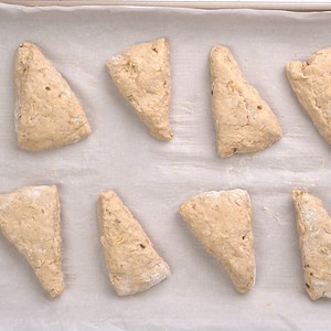 65K views · 18 reactions | My most POPULAR scone recipe now has a video! These Banana Bread Scones are widly delicious, friends! Crispy on the outside, tender on the inside, and drizzled with the tastiest cinnamon cream cheese glaze! GET THE RECIPE --> https://www.pumpkinnspice.com/banana-bread-scones-with-cinnamon-cream-cheese-glaze/ | Pumpkin 'N Spice | Facebook