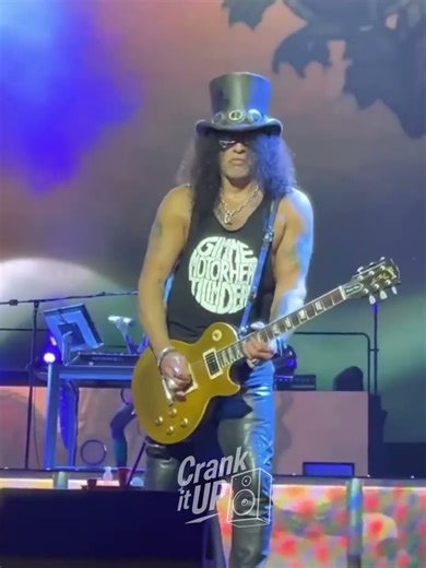 2025 Reunion Energy: Axl and Slash Deliver a Soulful and Powerful Live “Don’t Cry” Moment