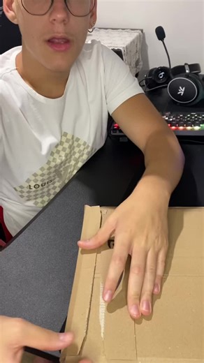 Unboxing the HUNTSMAN MINI RGB Mechanical Keyboard