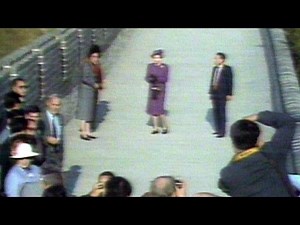 Oct. 14, 1986: Queen Elizabeth II visits Great Wall of China