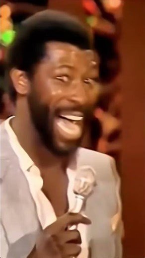 Here’s to a new year full of love that feels like a 70s slow jam. Happy New Year from Teddy. 💛🥂