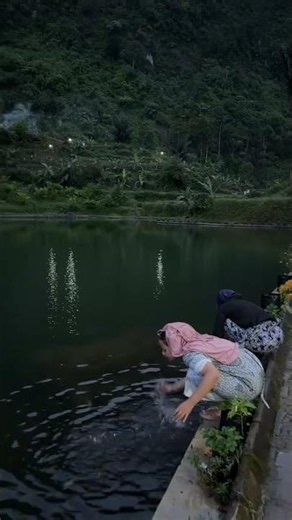 A woman led the Fajar prayer