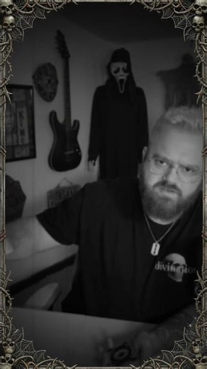 SPOOKY CARD TRICK #magic #cardtrick #magictricks