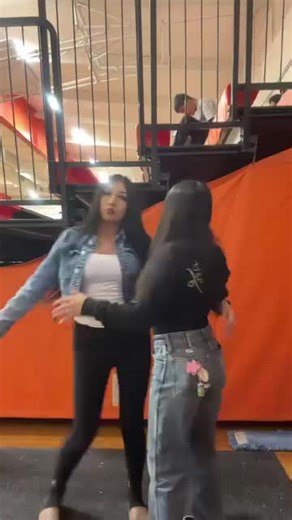 vane_lux (@vane_lux)’s videos with Cheques Americanos - Los Gallos de Acachuen