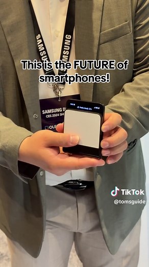 Samsung Display demoed this cool foldable phone concept called the In and Out at #CES2024, brought to you by @Microsoft #ces #newtech #foldablephone #smartphones #phoneconcept #foldables #foldabledisplay #displaytech #technews #samsungphone #samsungzflip #galaxyzflip #zflip5 #snasungnews #samsungdisplay #techgadgets #futuretech #tomsguide