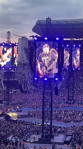 Metallica just played Rammstein live in Berlin.