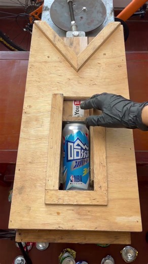 挑战全球压罐吉尼斯 #cancrushin #cancrushing #satisfying #drink”#ASMR#CansTV#云解压#解压#缓解压力#声音疗愈#FallintoShorts