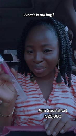Simple things a stylish girly should never skip in her bag, I mean they just make life easier right? What do I need to add? The outfit in the video is the Arin 2pcs short available in different colours @N20,000 Check next post for the full outfit if interested 🙂 gracias Meanwhile our boss lady outfits drops from Monday. #styletips #stylexarin #stylexarinfashion #humor #adirestyles