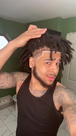 Transitioning from Traditional Locs to Freeform: A Journey