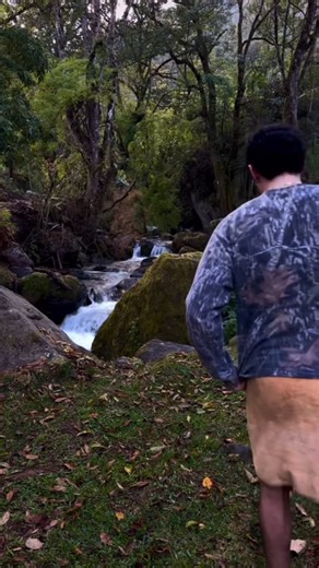 BAD BUNNY NEWS on Instagram: "#BadBunny Via Stories IG 🚶❤️"