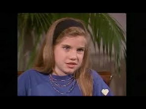 Anna Chlumsky Interview ( My Girl ) 01/04/1992