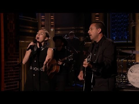 Miley Cyrus and Adam Sandler Perform Heartfelt Tribute To Las Vegas Victims
