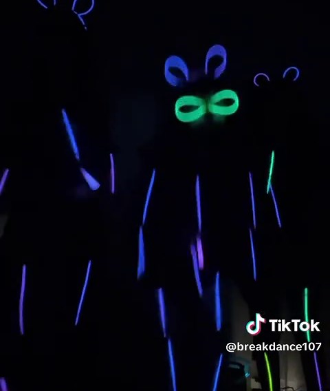 lol glow party🎶 #breakdancer #video #freestyle #baile #dance | break dancing