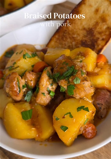 Comforting One-Pot Braised Potatoes with Pork