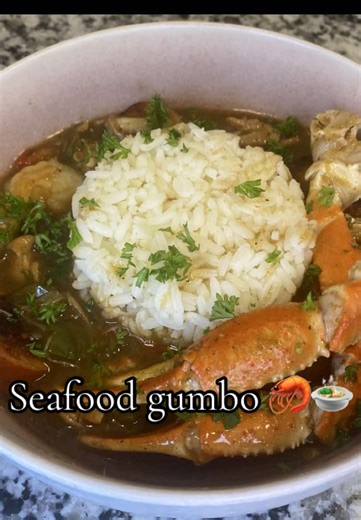 Seafood gumbo 🦐🍲 Ingredients: Shrimp 🦐 Snow crab legs 🦀 Cajun smoked sausage Boneless skinless chicken thighs 🐓 1/2 Red bell pepper 1/2 green bell pepper 🫑 2-3 ribs of celery 1 small onion 🧅 3 cloves garlic🧄 1 cup of okra 1 Louisiana Cajun gumbo base packet 8 cups chicken broth Gumbo file Tony’s creole seasoning Smoked paprika Onion powder Garlic powder Parsley 🌿 Bay leaf 🍃 #gumbo #seafoodgumbo #gumborecipe #cajuncooking