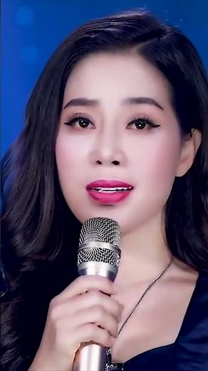 Cuốn Theo Chiều Gió - Giọng Ca Vàng Bolero Hút Hồn Người Xem với Tiếng Hát Quá Tuyệt Vời | Thúy Hằng