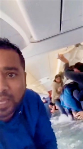 2.7K views · 11 reactions | Omg勞 Aeroplane ✈️ live view । #Shorts, #PlaneCrash, #EmergencyLanding, #AviationNews | Open Challenge | Facebook