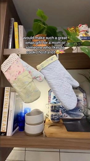 12 Days of Handmade Gifts: Day 2 - DIY oven mitts 🌸