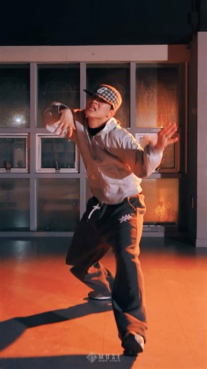 Dumbo🪐 #travisscott #choreography #shortvideo