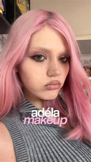 nandita on Instagram: "adéla makeup tutorial!!! @adelajergova yesstyle code: NANDITA13 productos: cushion: dew power vegan cushion @amuse_global contour & lip liner: all in one brow perfector @catrice_cosmetics.latam eyeshadow: berry smoothie palette @dasique_usa eyebrows: byebye my blemish @unleashia gloss: royal butter gloss @nyxcosmeticschile glitter: box of color @petrizzio #Makeup #adela #adelajergova #makeuptutorial #Maquillaje"