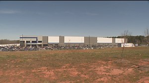 Postal workers union president talks about major issues at metro Atlanta USPS distribution center