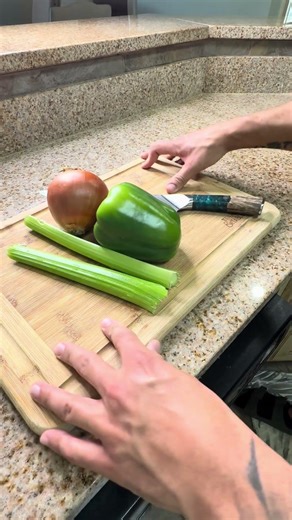 Slippery Cutting Board? Try this! #tips #cookingtips #cooking #cuttingboard #fyp
