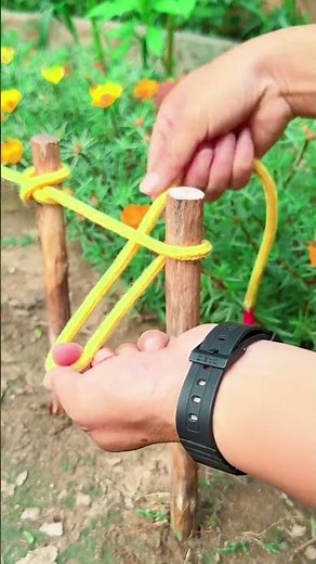 A practical and simple method for tying fence stakes