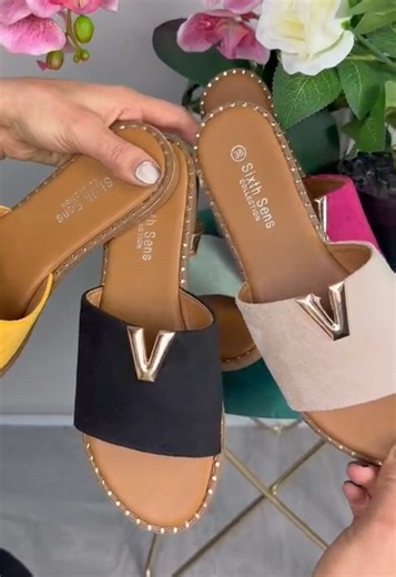 Stylish and Comfortable Summer Sliders for 2026