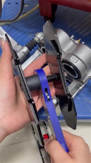 🔧360° Ratchet Brake Tool — Make Caliper Work Effortless Get pro-level results fast 🔥 This 360° rotating ratchet caliper tool lets you compress pistons from any angle, perfect for tight spaces and quick brake jobs. Durable, ergonomic, and built for every garage—limited-time promo, grab yours now! #BrakeTool #AutoRepair #MechanicTools #DIYGarage | Velevity