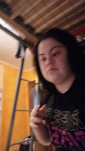 Confidence Building Through Gestures and Body Language