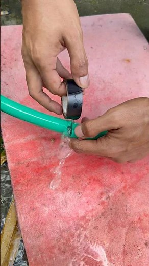 Plumbers, This is genius! How to easily connect two garden hoses together? #diy #ideas