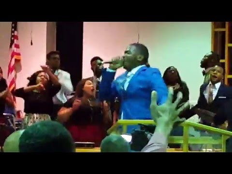 Vincent Bohanan & The Sound of Victory - He Reigns (Live)