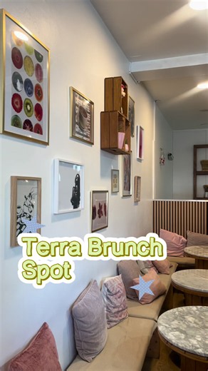 Trying new food places is the best thing, typed in brunch spots near me and Google Maps gave us @terrabrunch on Instagram. 😛 Food rating: 7.5/8/10 Overall rating 10/10 will definitely recommend!! #terrabrunchspot #foodspotsinportugal #brunchnearme #foodtok #goodeats