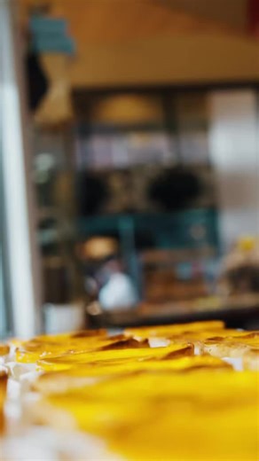 パブロ公式🥧チーズタルト専門店PABLO on Instagram: "とろっと濃厚なチーズケーキ #パブロ #パブロミニ #お土産スイーツ #パブロチーズタルト #心斎橋グルメ #大阪グルメ #大阪スイーツ #pablo #cheesecake #cheesetart #cheese #osakafood #osakatrip #osaka #osakagourmet #shinsaibashi #japansweets 📍心斎橋本店 TEL 06-6211-8260 毎日10:00～21:00"