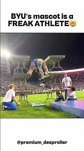 BYU’s mascot is a FREAK ATHLETE🤯 #byu #byufootball #mascot #collegefootball #football #athlete