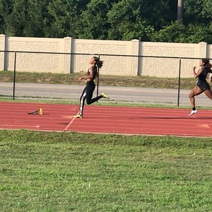 3.4K views · 62 reactions | The Fastest Girls in the US Raced today. Next race is the 200m timed with @freelapglobal . 磊 @alyssat.noel 24.08 賂 @taejha.badal 24.24 | Fast University | Facebook
