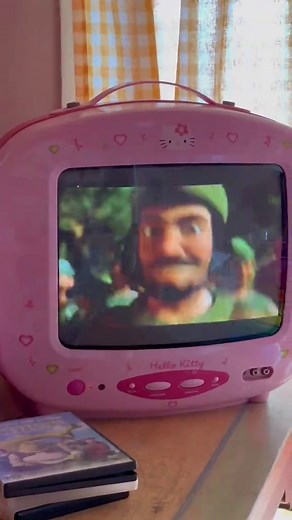 Shrek in the Swamp Karaoke Dance Party
