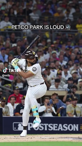 WHAT A START TO FERNANDO TATIS JR.’S #POSTSEASON! #mlb #baseball #homerun #padres @Padres