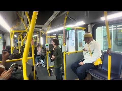 Vancouver 99 B-Line Door Closing Sound at Mount Pleasant