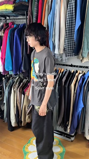 バンドTシャツ久しぶりに着た。The Beatlesはまだ曲知ってる方です。でも知らんくてもデザイン可愛かったら着る派。#シティボーイ #夏コーデ #バンドtシャツ #デニムコーデ #古着コーデ