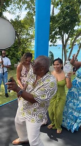 My kinda vibes...Ah old already and will b jamming old school all the way when am olderrrrrr🤣 | Michael Ali