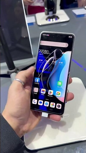 ZTE Nubia Flip 5: FIRST LOOK and HANDS-ON!