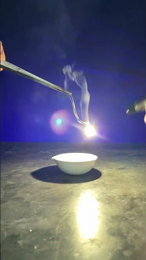 Burning Mg in Nitrogen!!! (makes a surprising cleaning product)