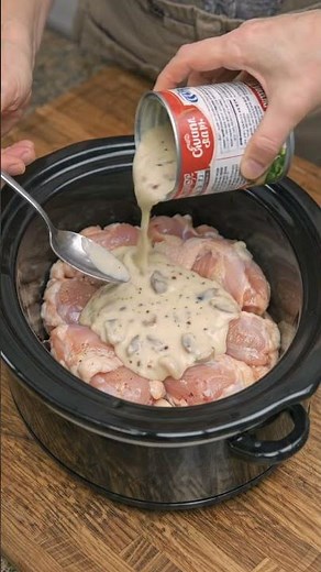 🍄 Slow Cooker Creamy Mushroom Chicken Thighs