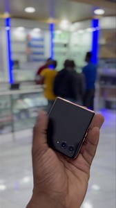 Meet motorola razr 50 ultra +, high resolution camera, dual screen capabilities, 5G, 6.9” Foldable LTPO AMOLED Snapdragon 8s Gen 3 256GB 12GB RAM | Let's Talk ama Sampo | Facebook