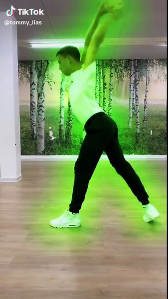 Wet Dance Challenge: Noa Vork's 'That's So Wet' Fun Dance