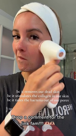 Giving a discount to the first 5 people who comment for a link! 🫶🏻🫶🏻 everyone needs a lumi! #skincare #skincareroutine #lumi #lumispa