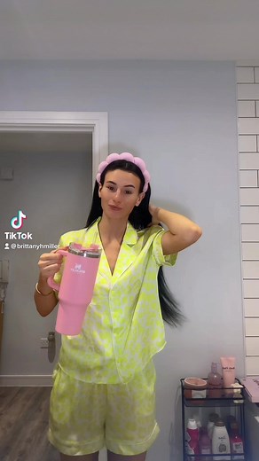 Estrid Razor Review: Pamper Night Routine with Lemonade Case